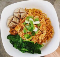 Yamien Manis Ayam Rica